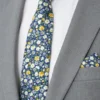 Set Corbata y Pañuelo Floral Azul con Amarillo