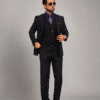 traje negro hombre