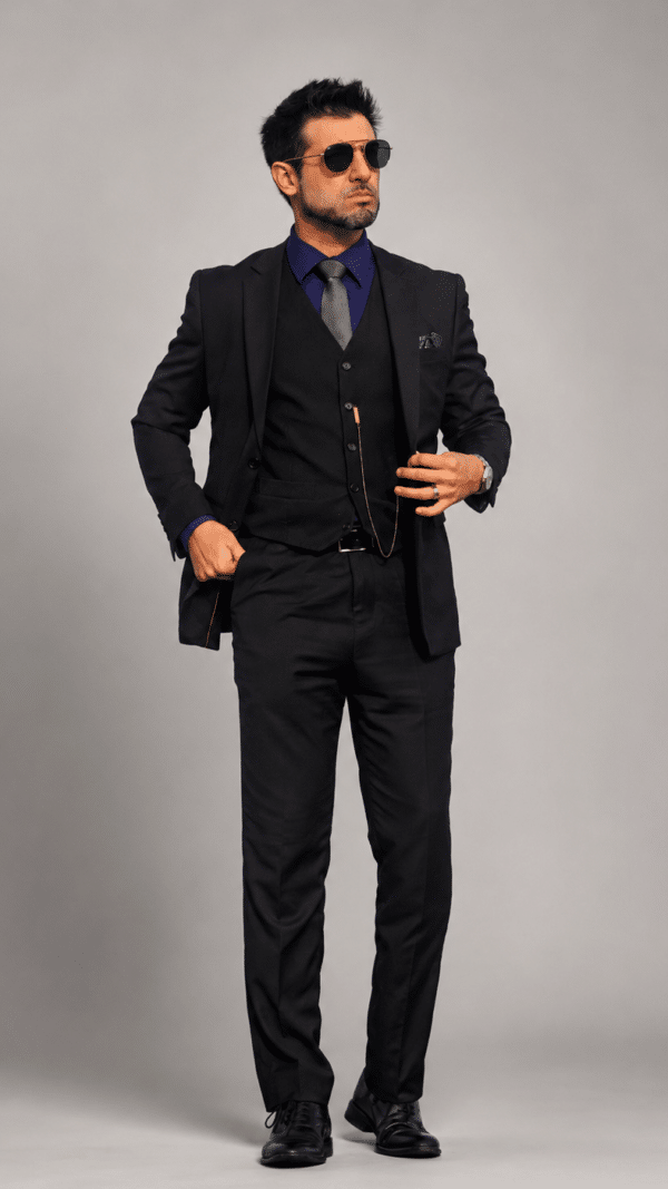 traje negro hombre